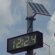 Köztéri utcai órák / Elektromechanikus digitális 2 oldalas digitális óra csőoszlopon