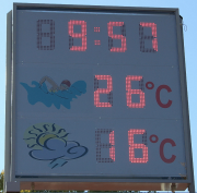 Mellékórák / uszodai kijelzők / Egyedi gyártású kijelző uszodába, fürdőbe